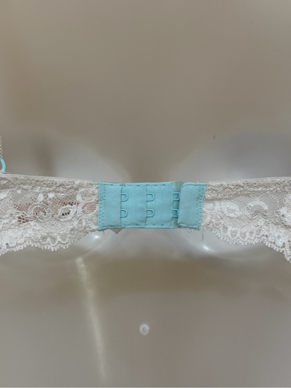 NEW VICTORIA SECRET DREAM ANGELS LINED DEMI BRA SIZE 34B IN WHITE AND BLUE - Picture 12 of 14